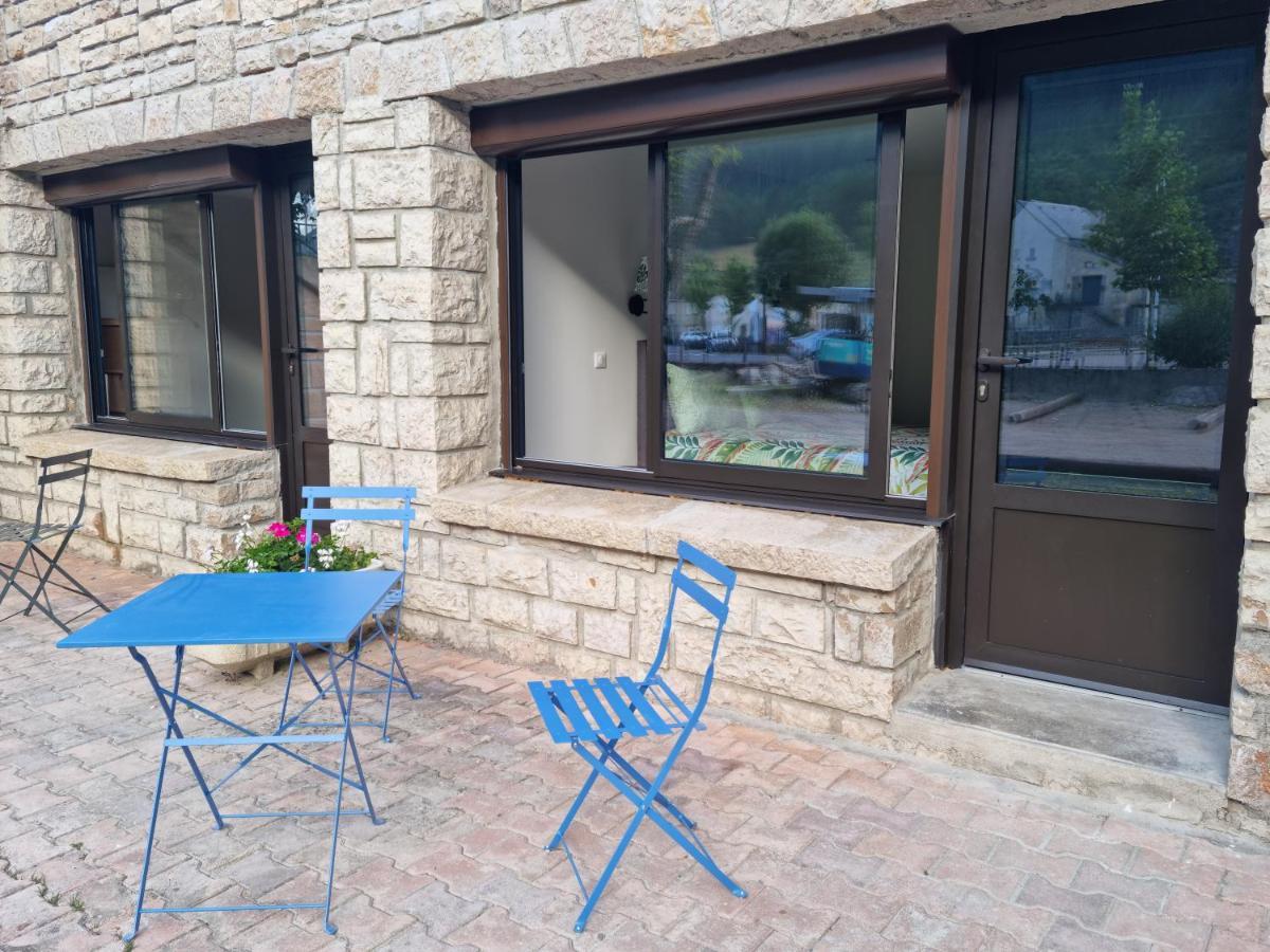Barjac  Studio Gites Au Pont De La Gineze מראה חיצוני תמונה